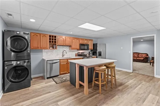 $775,000 | 100 Burkeview Court, Lexington, NC 27295