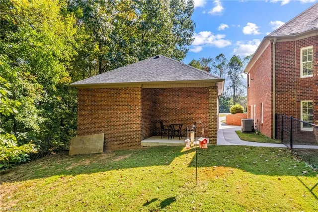 $775,000 | 100 Burkeview Court, Lexington, NC 27295