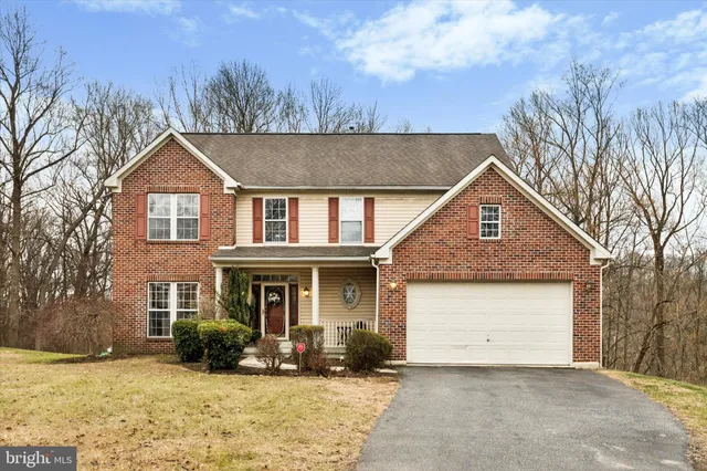 $725,000 | 33 Big Woods Drive West, Glen Mills, PA 19342