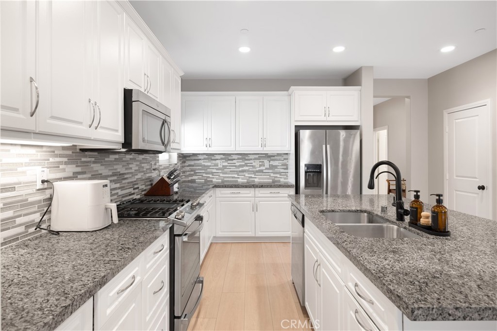 3363 Pine Ridge Loop Ontario, CA 91761 - Photo 10 of 44 Gallery Image 10