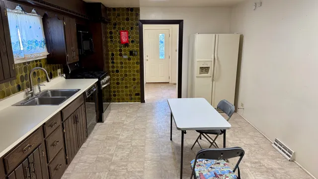 $3,400 | 304 East Hawthorne Drive, Unit 304, Round Lake Beach, IL 60073