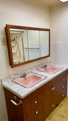 $3,400 | 304 East Hawthorne Drive, Unit 304, Round Lake Beach, IL 60073