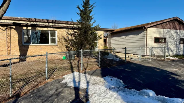 $3,400 | 304 East Hawthorne Drive, Unit 304, Round Lake Beach, IL 60073