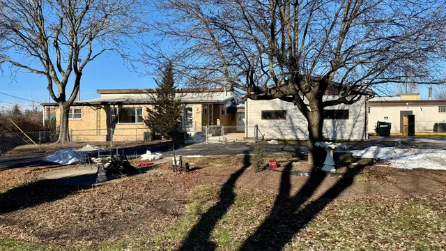 $3,400 | 304 East Hawthorne Drive, Unit 304, Round Lake Beach, IL 60073