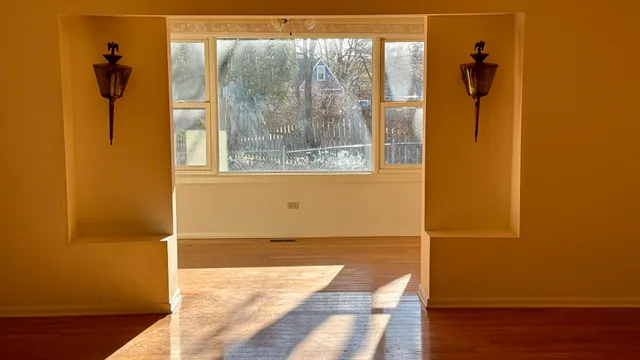 $3,400 | 304 East Hawthorne Drive, Unit 304, Round Lake Beach, IL 60073