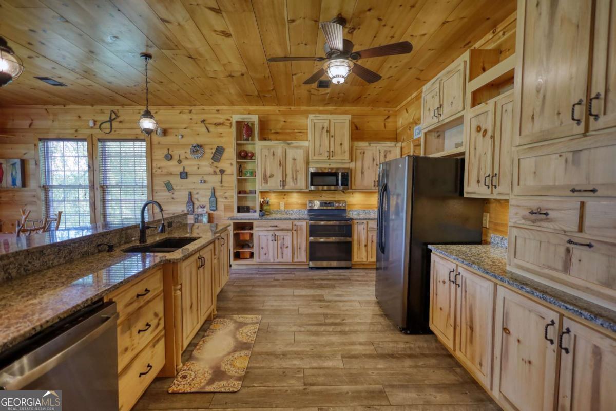 947 Bellhouse Road Macon, GA 31217 - Photo 6 of 100