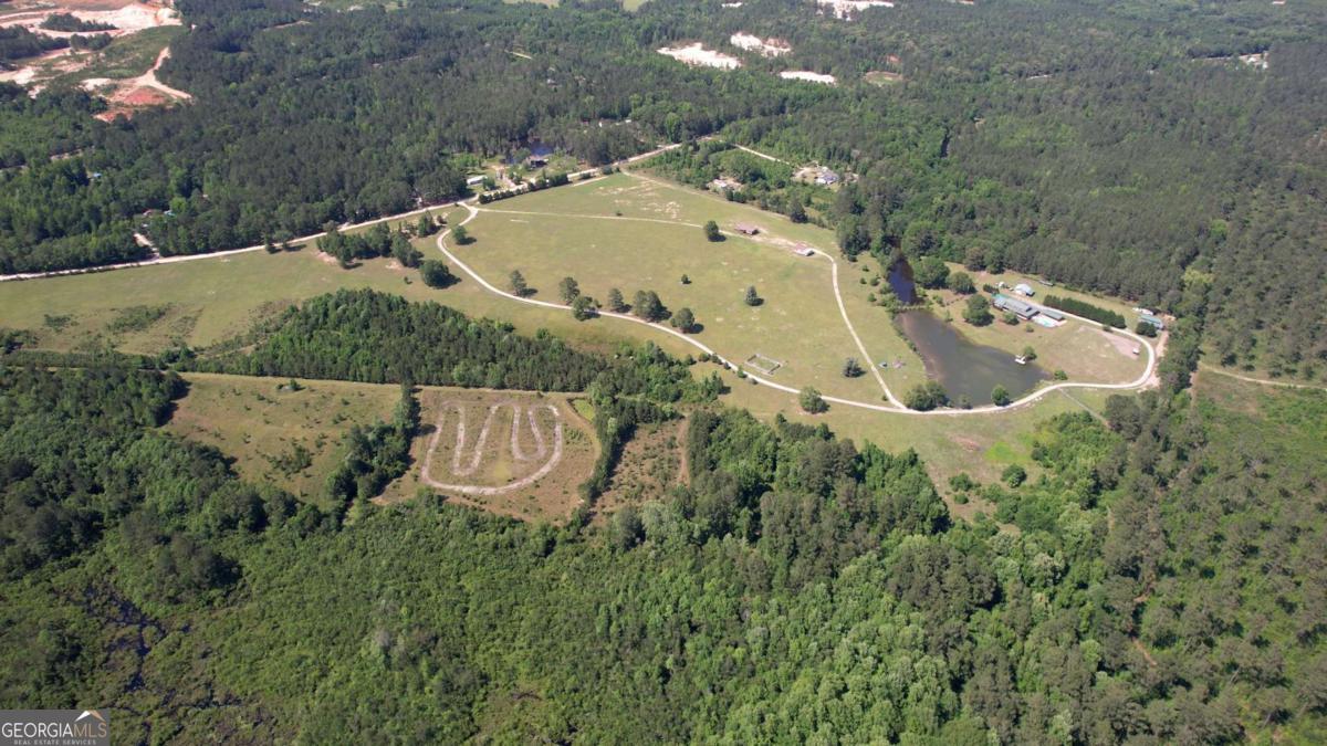 947 Bellhouse Road Macon, GA 31217 - Photo 98 of 100 an aerial view of a house with a yard