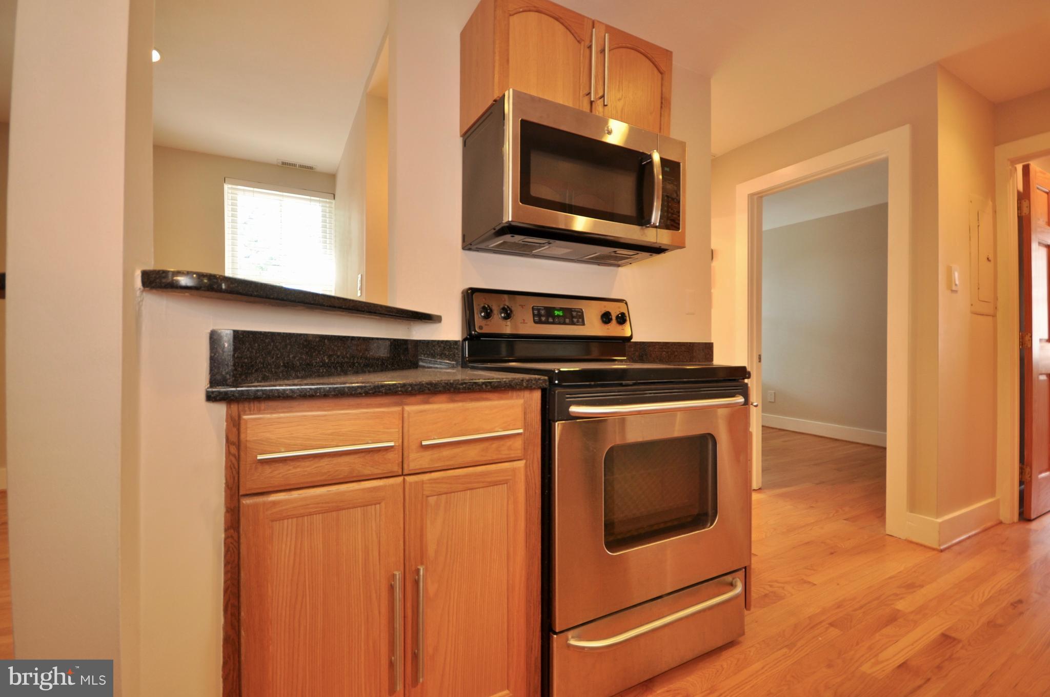 32 West Montgomery Street, Unit R8 Baltimore, MD 21230 - Photo 11 of 25 Stainless Appliances Including Smooth Top Range