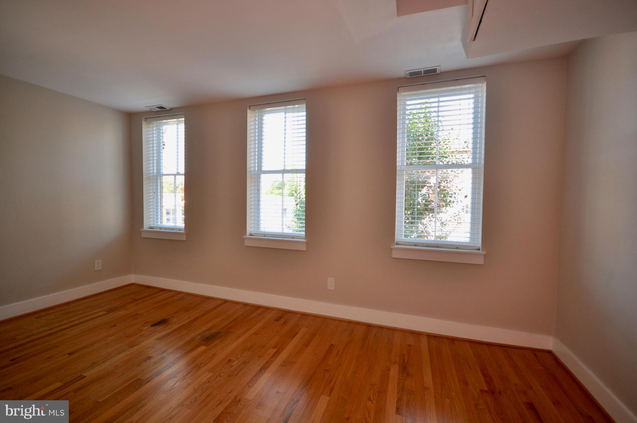 32 West Montgomery Street, Unit R8 Baltimore, MD 21230 - Photo 15 of 25 Bedroom with Western Exposure