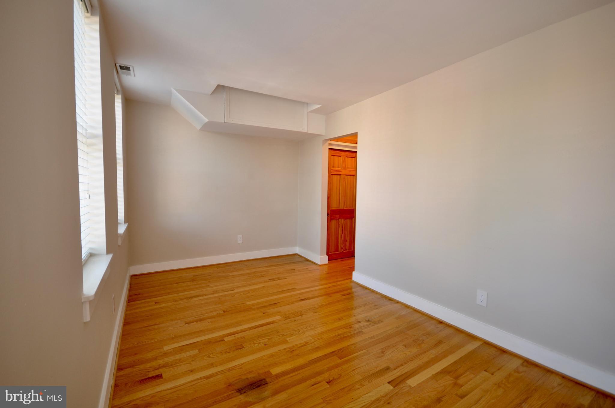 32 West Montgomery Street, Unit R8 Baltimore, MD 21230 - Photo 16 of 25 Wood Floors