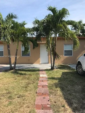 $3,200 | 1632 Northeast 183rd Street, Unit 1632, North Miami Beach, FL 33179