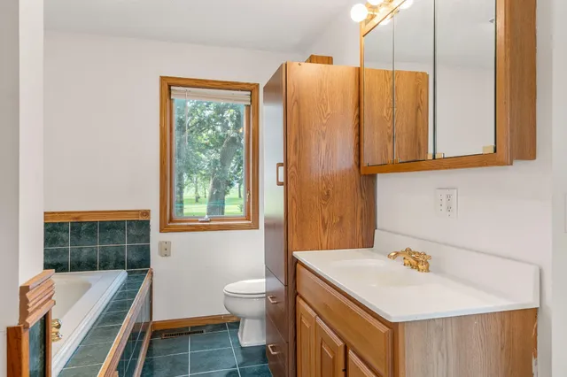 $569,900 | 24975 Mower Freeborn Road, Austin, MN 55912