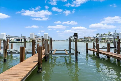 $659,000 | 10420 Gulf Shore Drive, Unit 132, Naples, FL 34108