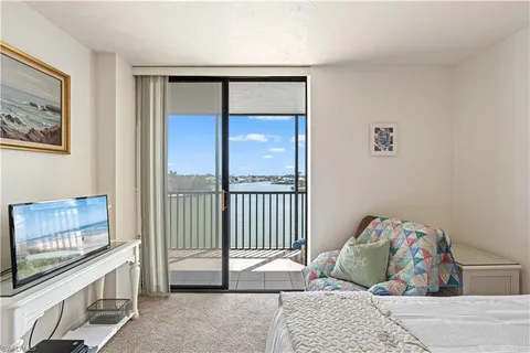 $659,000 | 10420 Gulf Shore Drive, Unit 132, Naples, FL 34108