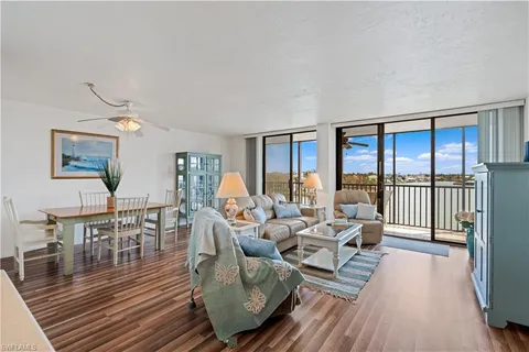 $659,000 | 10420 Gulf Shore Drive, Unit 132, Naples, FL 34108