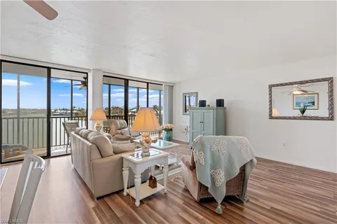 $659,000 | 10420 Gulf Shore Drive, Unit 132, Naples, FL 34108