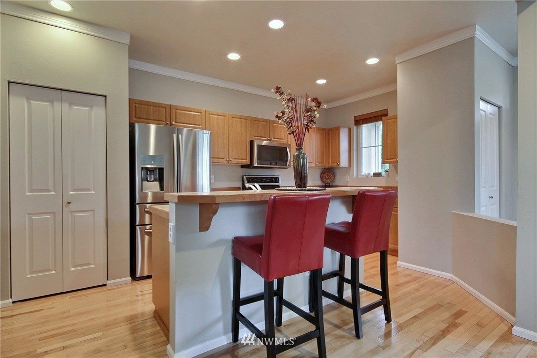 16963 166th Place Southeast Renton, WA 98058 - Photo 8 of 24 Gallery Image 8