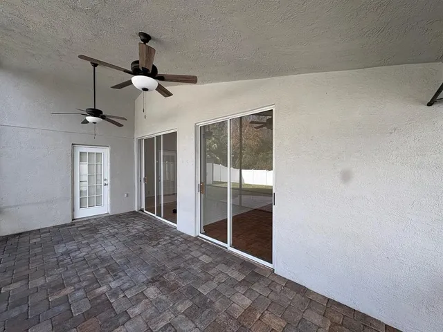 a view of empty room with front door