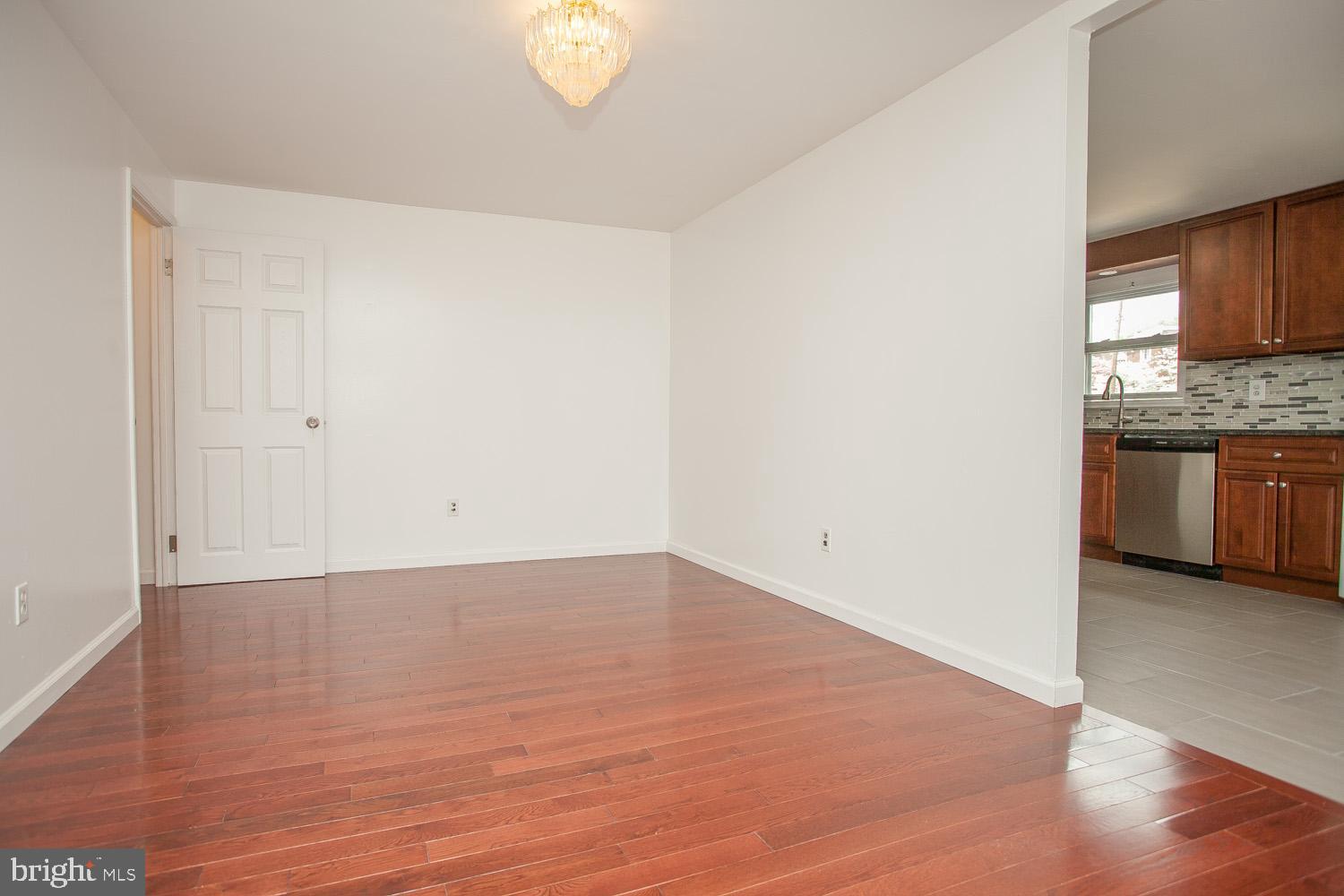 7316 Hiola Road Philadelphia, PA 19128 - Photo 3 of 21 Gallery Image 3