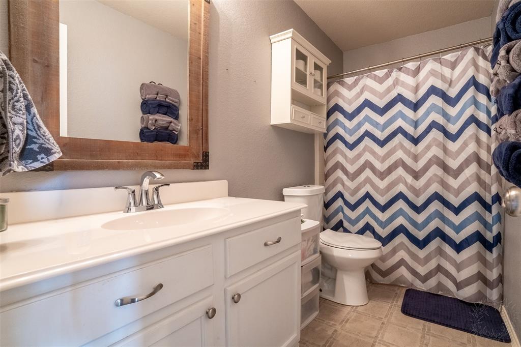 424 Northeast Murphy Road Burleson, TX 76028 - Photo 12 of 24