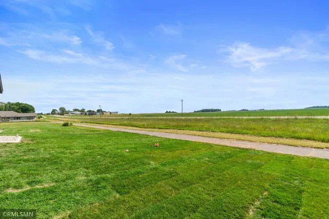 $485,000 | 1534 9th Avenue Southwest, Hutchinson, MN 55350
