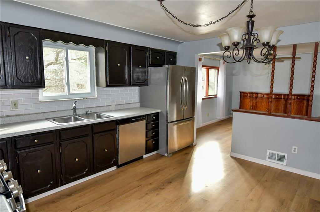 314 Pointview Road Pittsburgh, PA 15227 - Photo 9 of 29