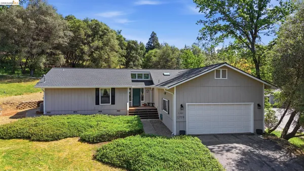 $359,000 | 12759 Cresthaven Drive, Groveland, CA 95321