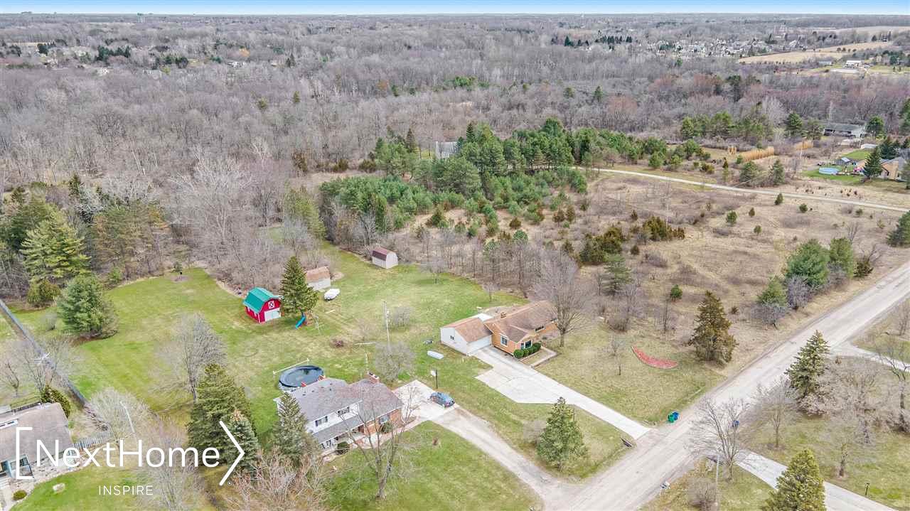 2402 North McKinley Road Flushing, MI 48433 - Photo 31 of 37 50070533-30.JPG