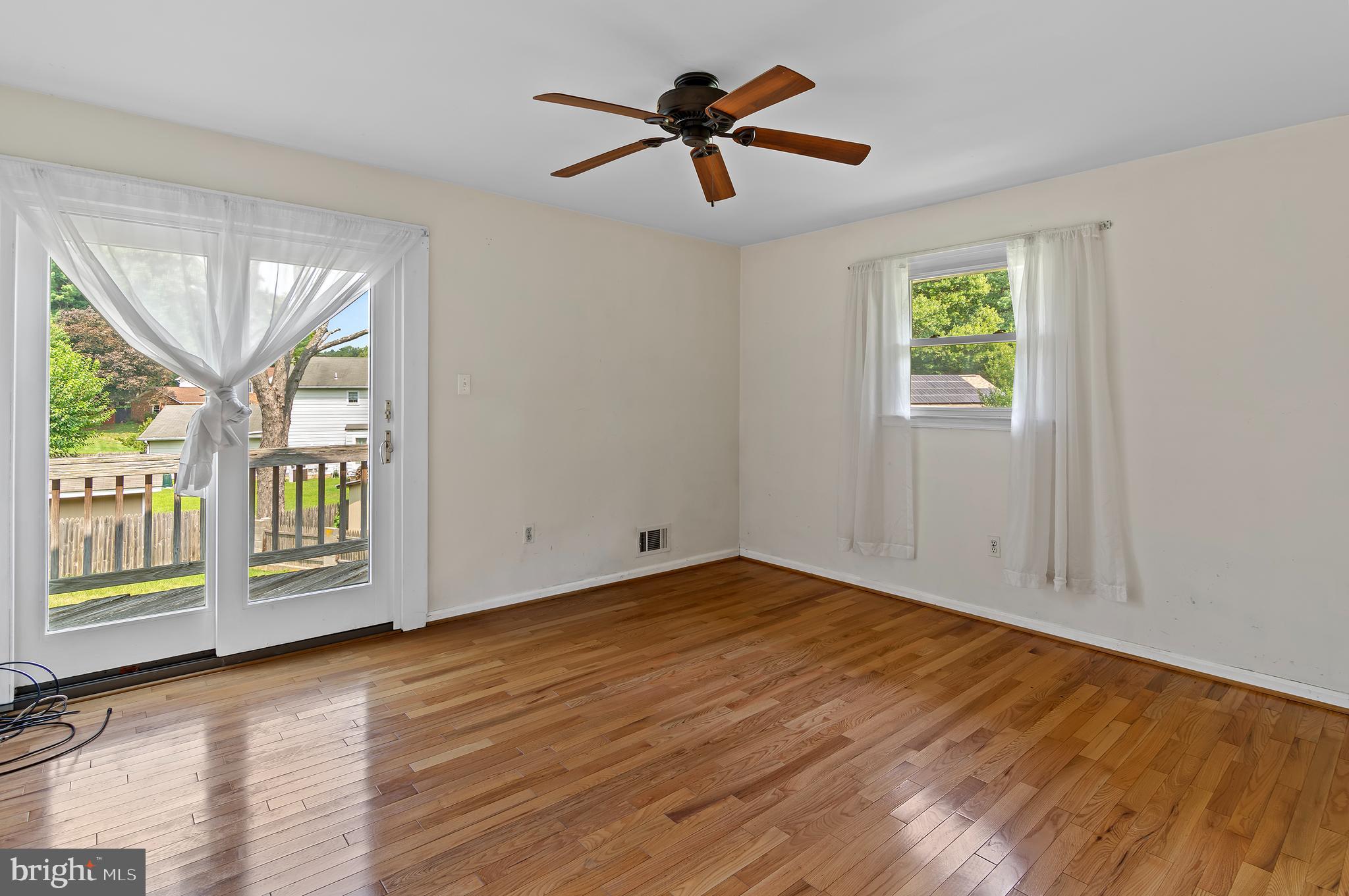 2016 Cradock Street Silver Spring, MD 20905 - Photo 19 of 34 Primary Ensuite
