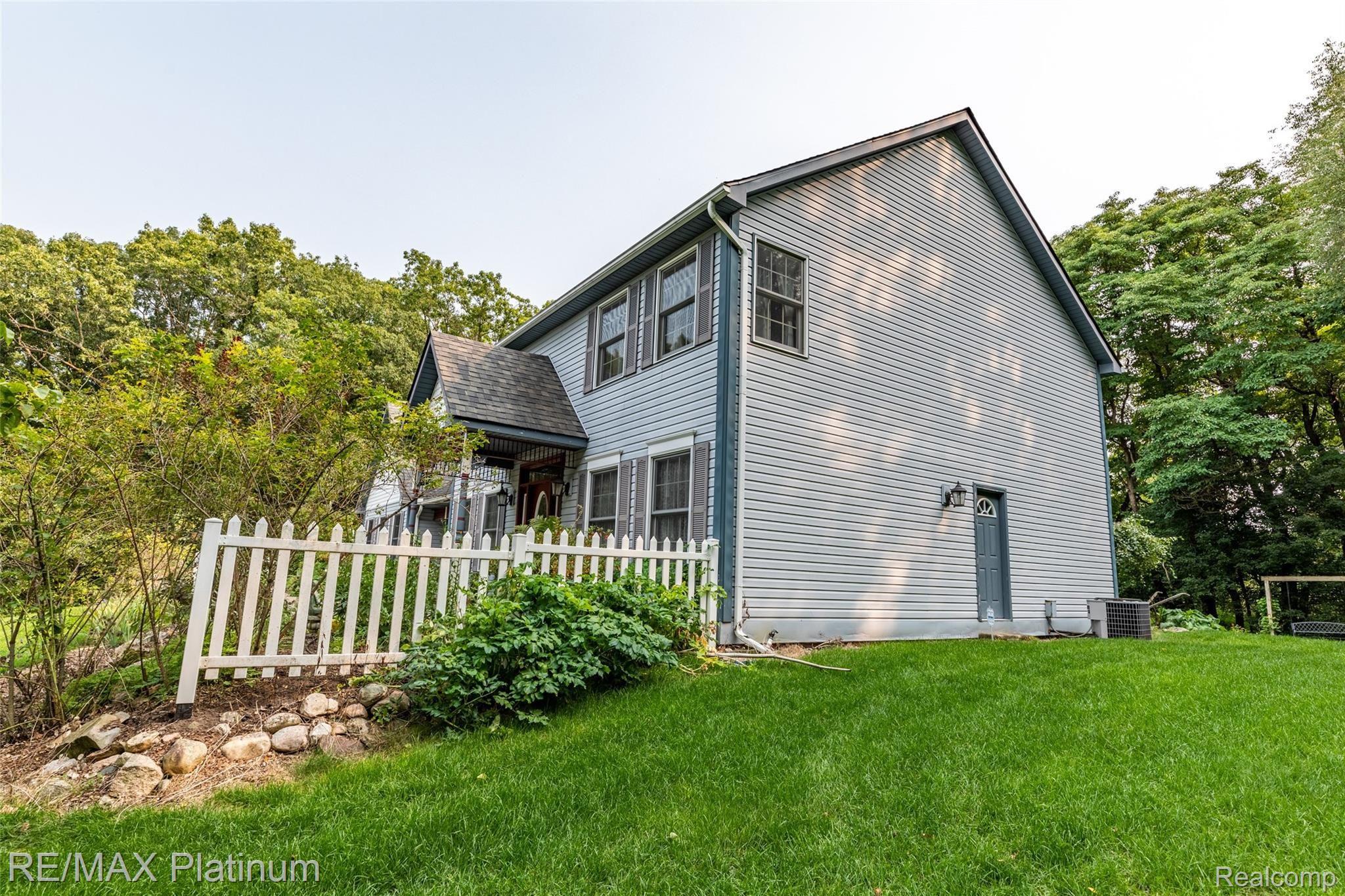5275 Bullard Road Fenton, MI 48430 - Photo 36 of 69 3.Front