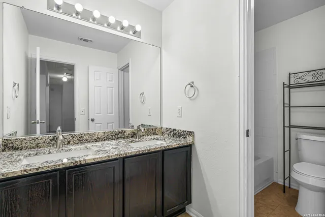 $2,400 | 3763 Browning, San Antonio, TX 78245