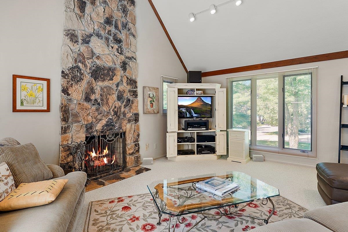 7486 Western Road Charlevoix, MI 49720 - Photo 4 of 53
