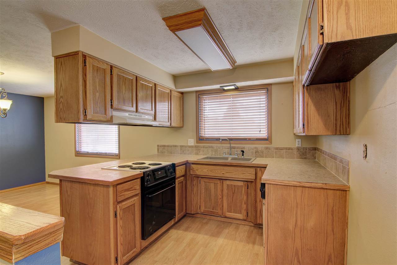 506 North Moore Road Spokane Valley, WA 99037 - Photo 2 of 20