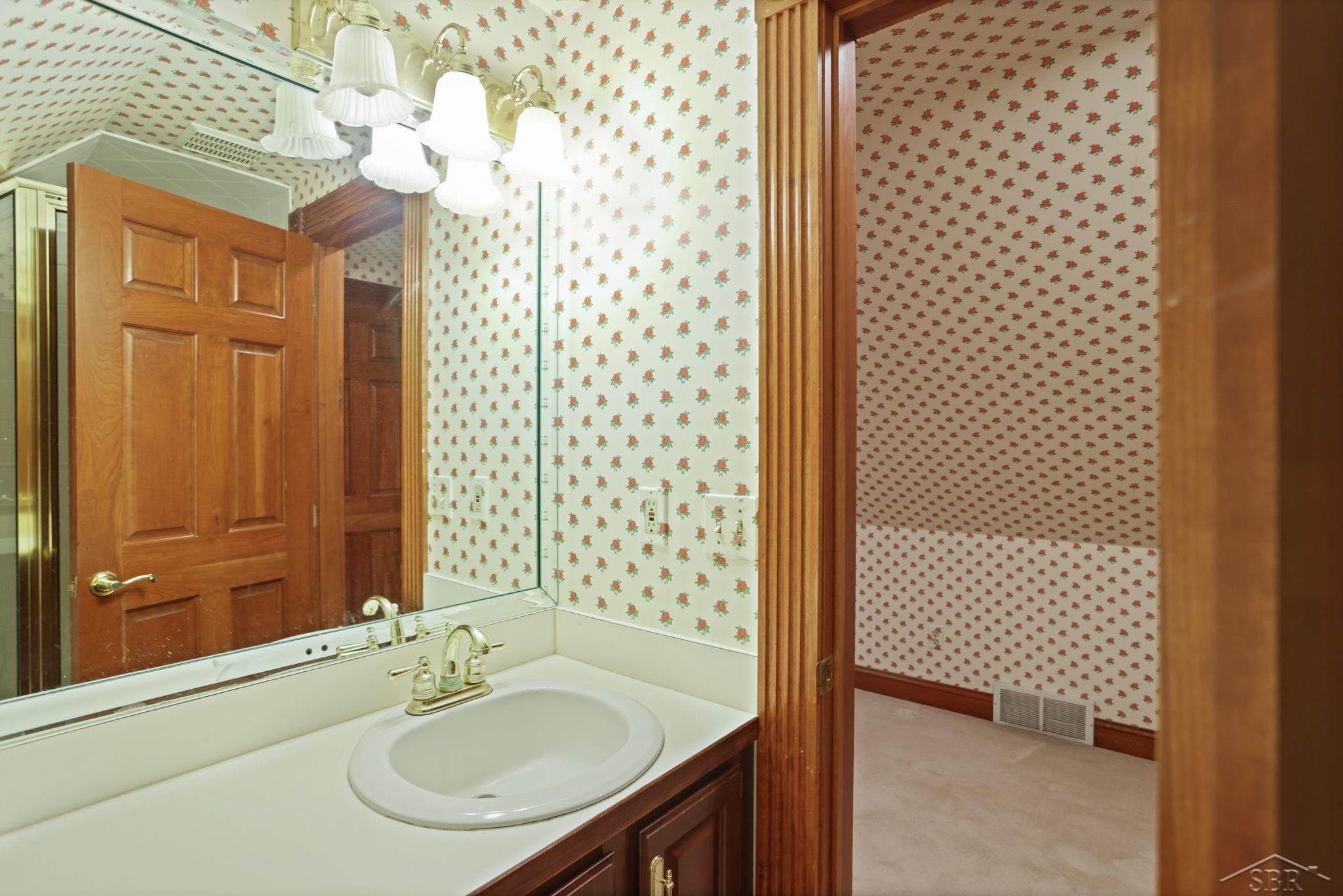 1555 South Graham Road Saginaw, MI 48609 - Photo 42 of 99 50150457-5a1ab3b2-66a1-405d-af9b-32ed8f97ea05.JPG