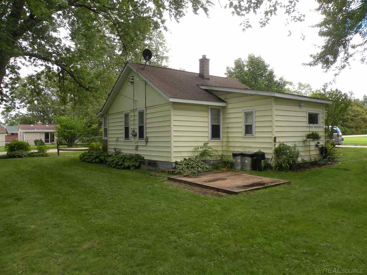 6984 Emerson Road Lexington, MI 48450 - Photo 3 of 18 31329567-2.JPG