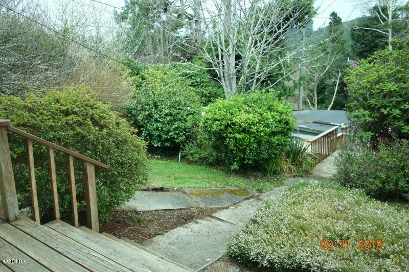 25 Southwest Briscoe Street Depoe Bay, OR 97341 - Photo 31 of 31 Tracy 006 (800x533)