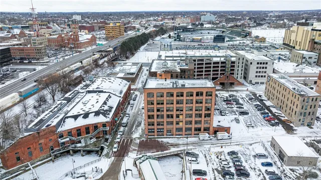 $21,600 | 64 Commercial Street, Unit 206, Rochester, NY 14614