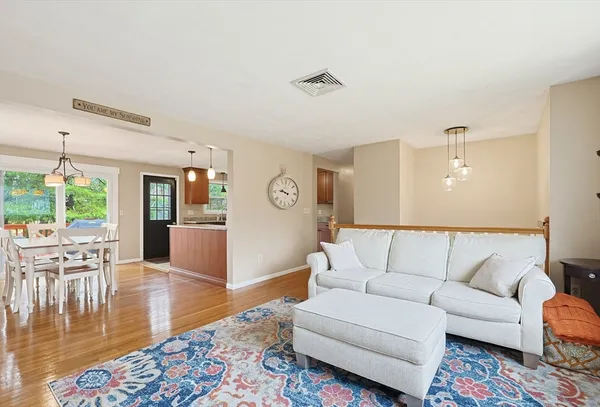 $725,000 | 5 Jackson Drive, Walpole, MA 02071