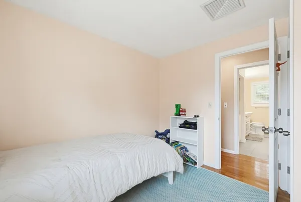 $725,000 | 5 Jackson Drive, Walpole, MA 02071