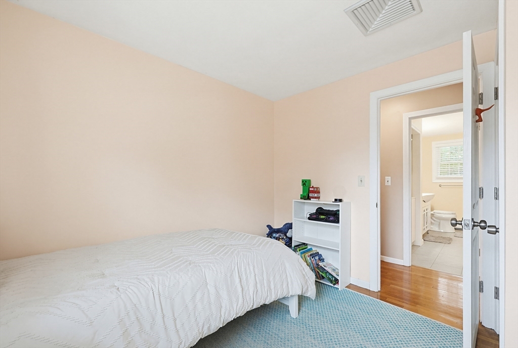 5 Jackson Drive Walpole, MA 02071 - Photo 22 of 37