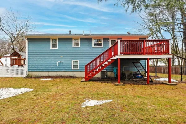 $725,000 | 5 Jackson Drive, Walpole, MA 02071