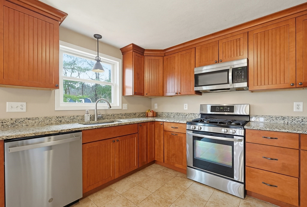 5 Jackson Drive Walpole, MA 02071 - Photo 6 of 37