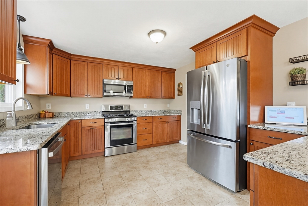 5 Jackson Drive Walpole, MA 02071 - Photo 7 of 37