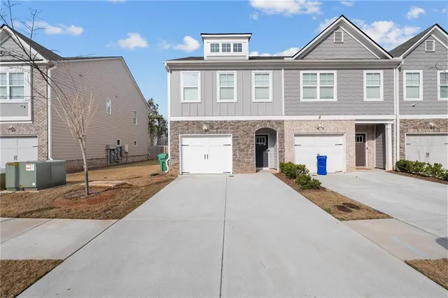 $279,900 | 5820 Calle Vista Drive, Lithonia, GA 30058