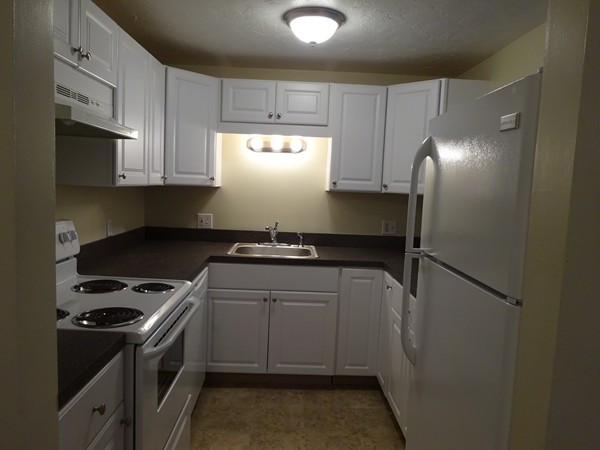 24 Bettys Pond Road, Unit B Barnstable, MA 02601 - Photo 9 of 18 Gallery Image 9