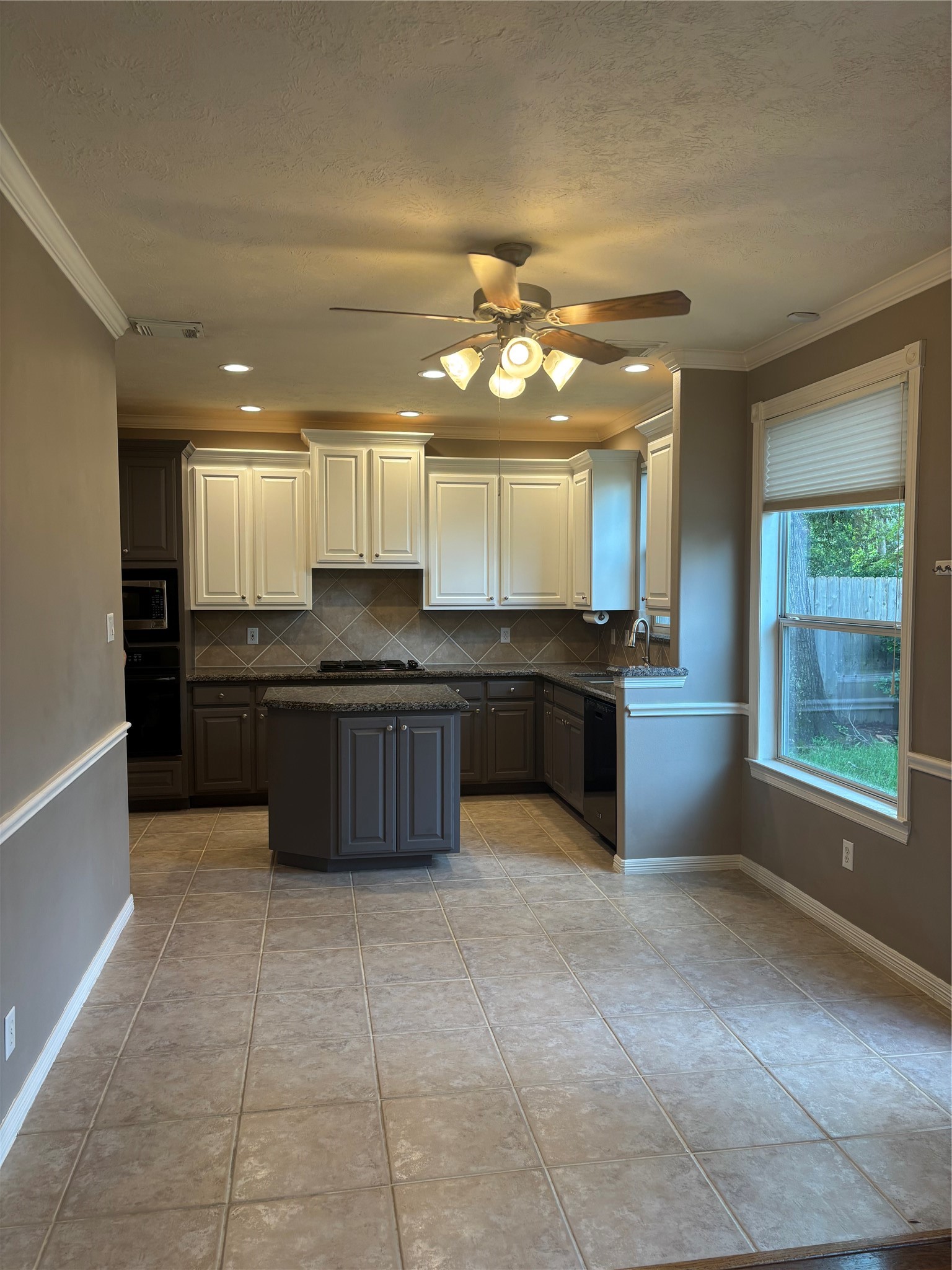 951 Lamonte Lane Houston, TX 77018 - Photo 7 of 27