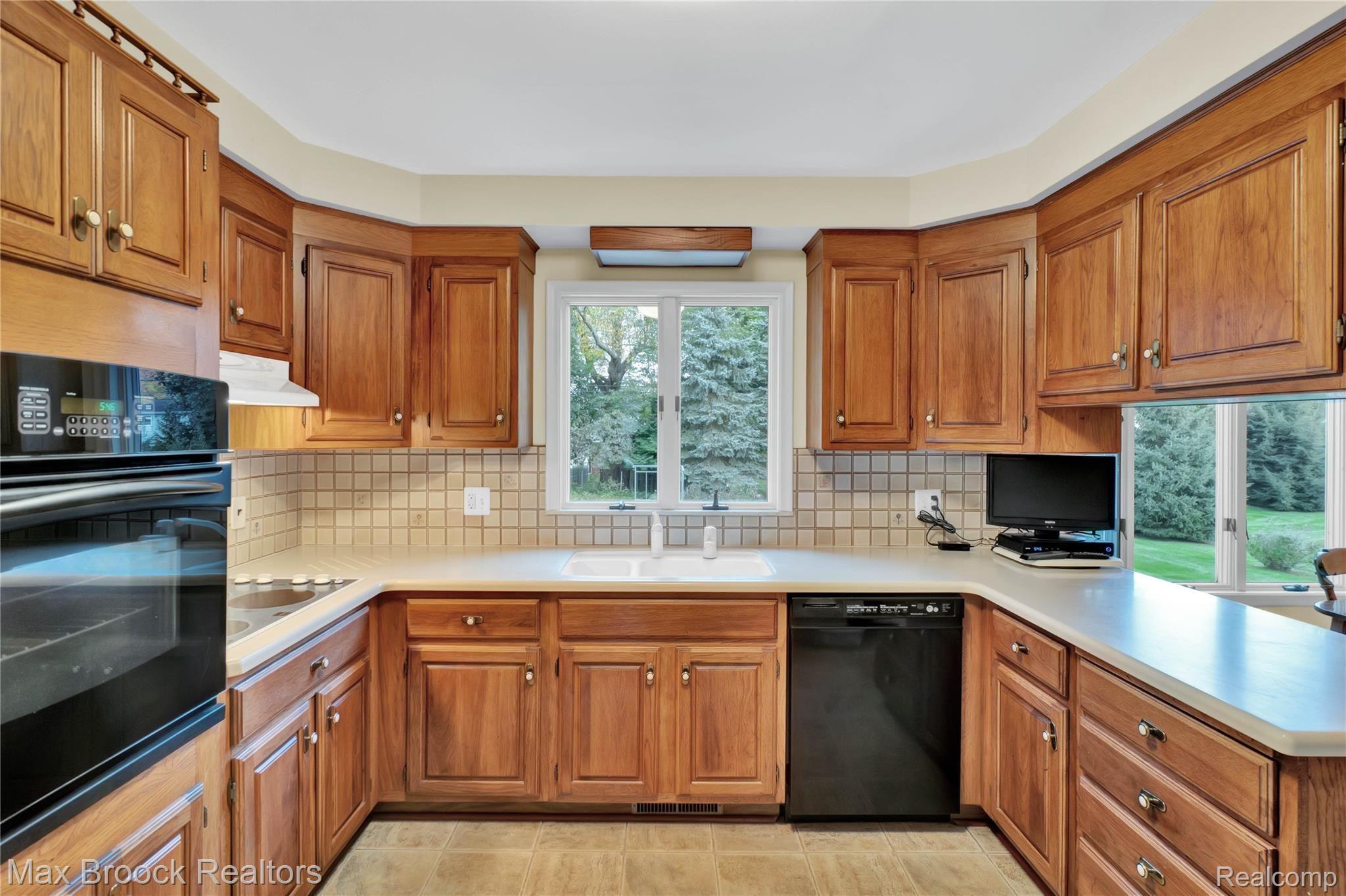 749 Leinster Road Rochester, MI 48309 - Photo 20 of 42 Edited-25.jpg