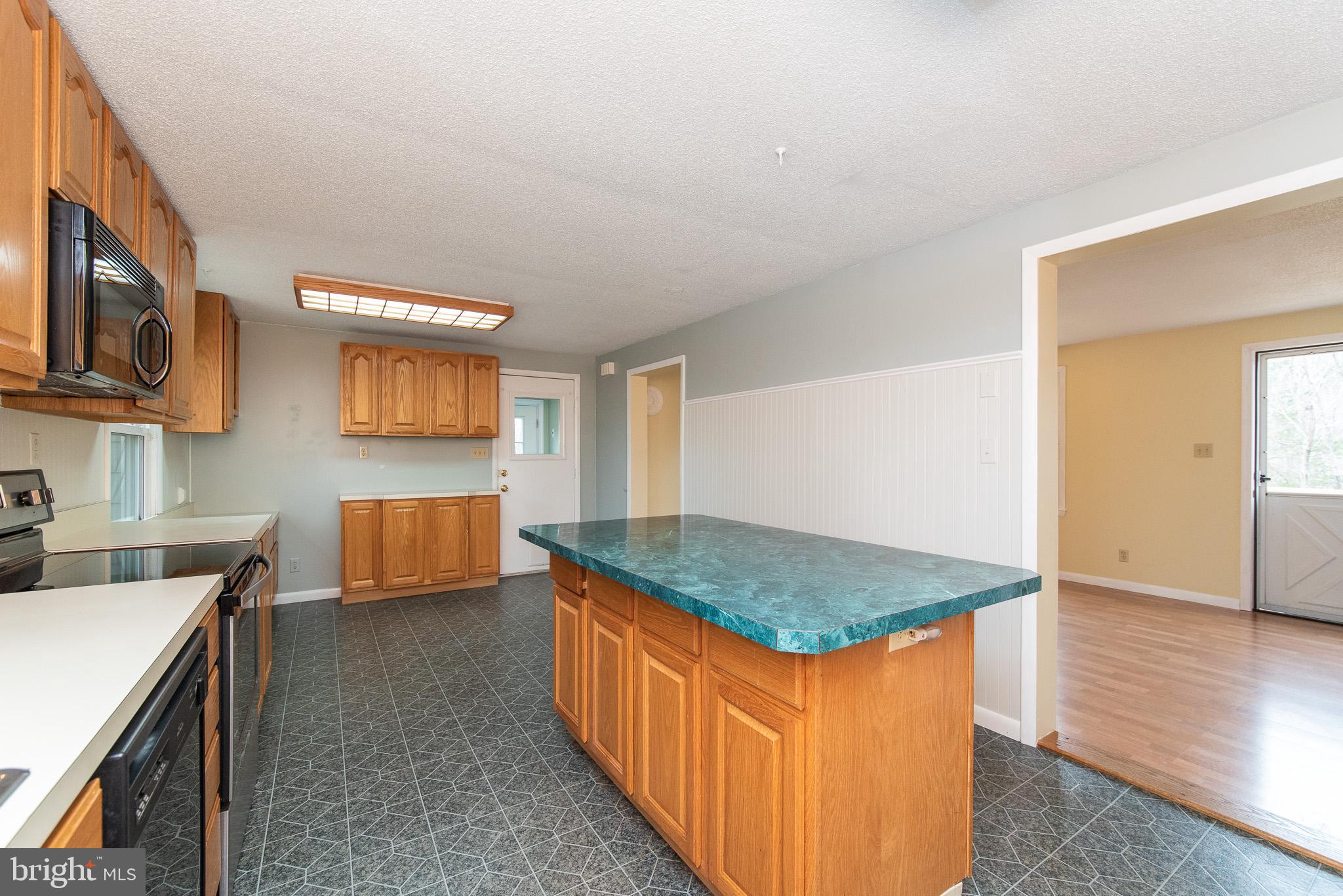 4330 Church Road Manchester, MD 21102 - Photo 11 of 38 Main Level Kitchen