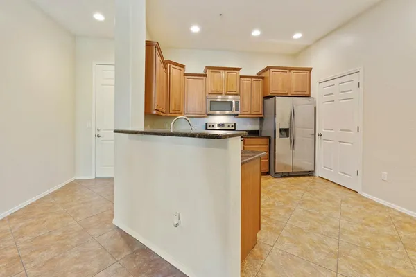 $1,595 | 14575 West Mountain View Boulevard, Unit 10308, Surprise, AZ 85374