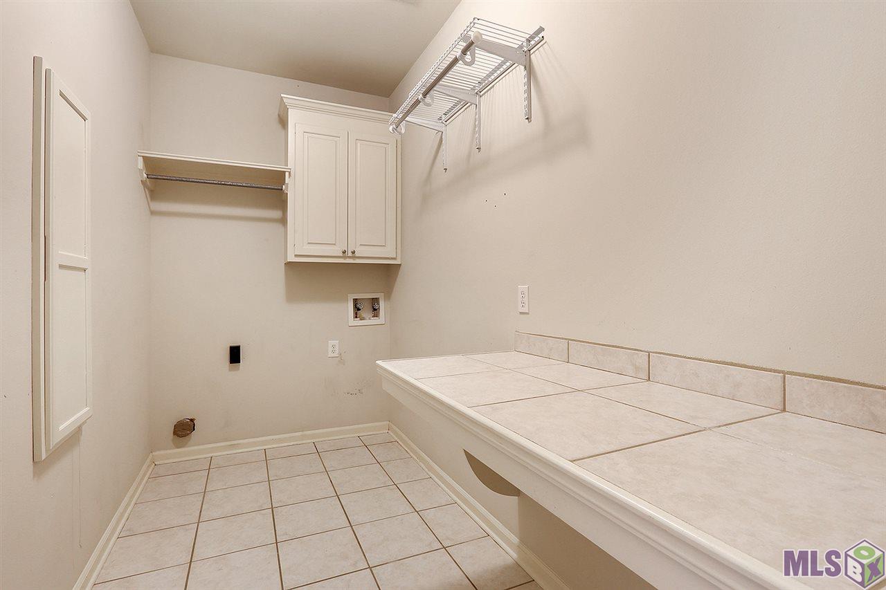 1638 St Albans Baton Rouge La Baton Rouge, LA 70810 - Photo 11 of 14 Laundry Room